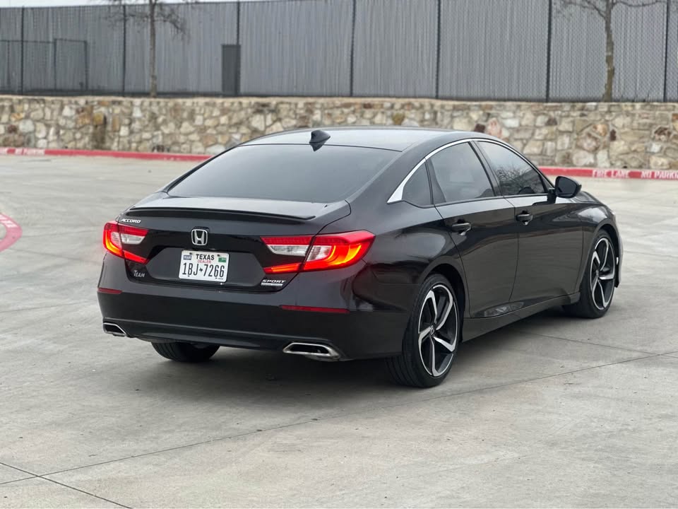 
								2022 Honda Accord Sport SE full									