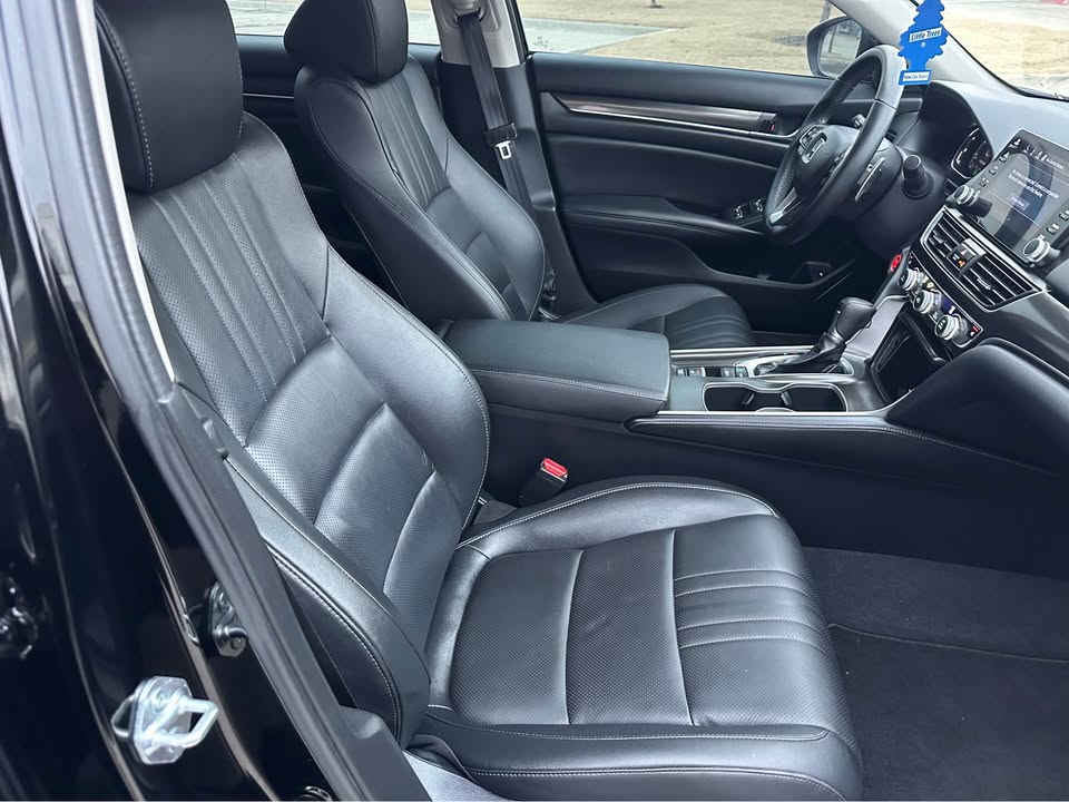 
								2022 Honda Accord Sport SE full									