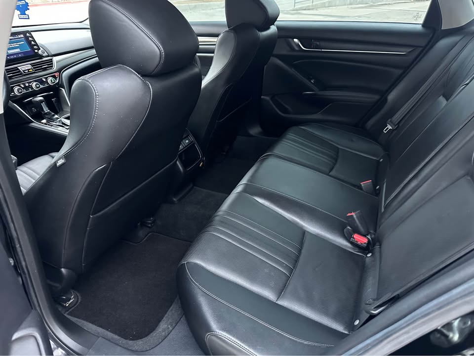 
								2022 Honda Accord Sport SE full									