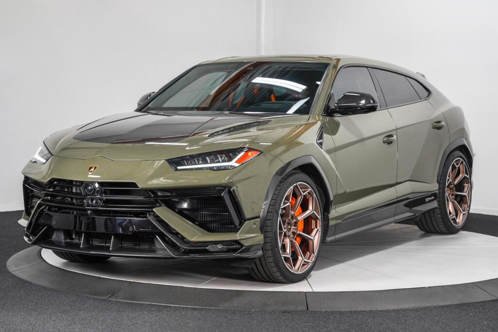2023 Lamborghini Urus Performante