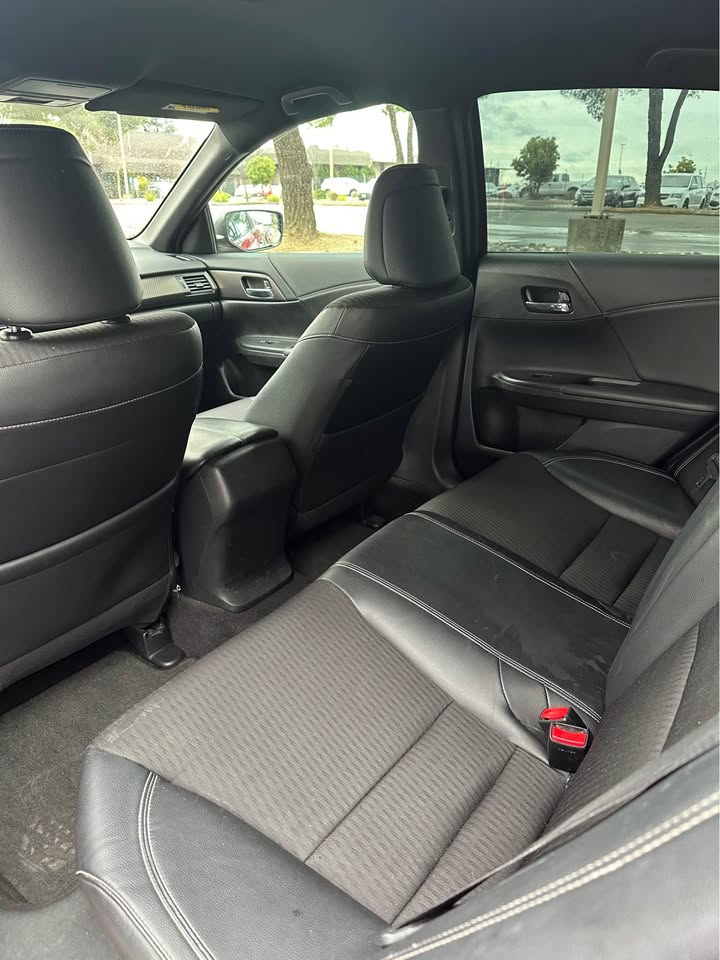 
								2017 Honda accord Sport SE full									