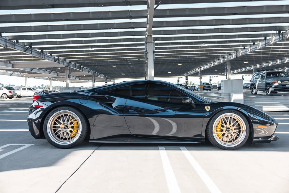 
								2018 Ferrari 488 GTB full									