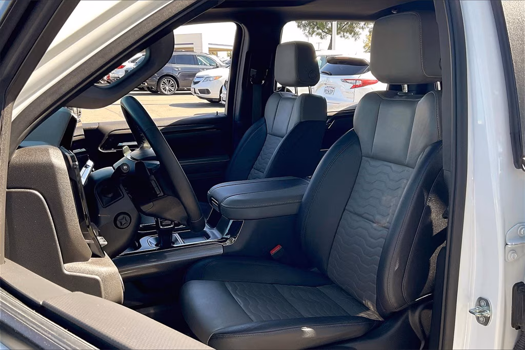 
								2023 Chevrolet Silverado 1500 ZR2 full									