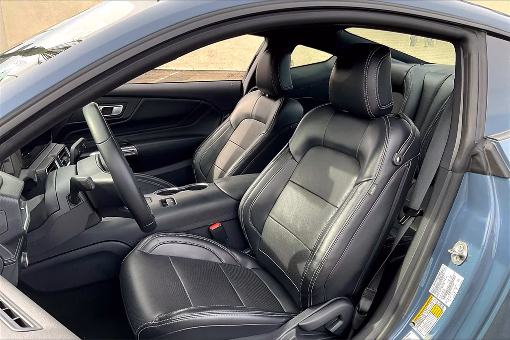 
								2024 Ford Mustang GT Premium Coupe full									