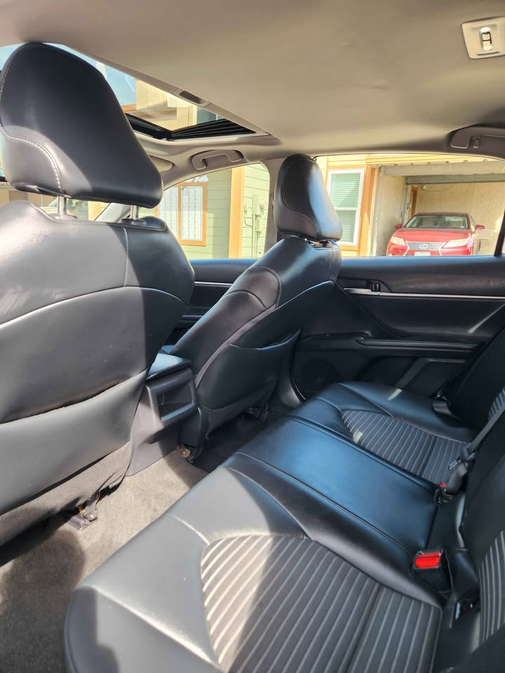 
								2023 Toyota Camry SE Nightshade Edition Sedan 4D full									