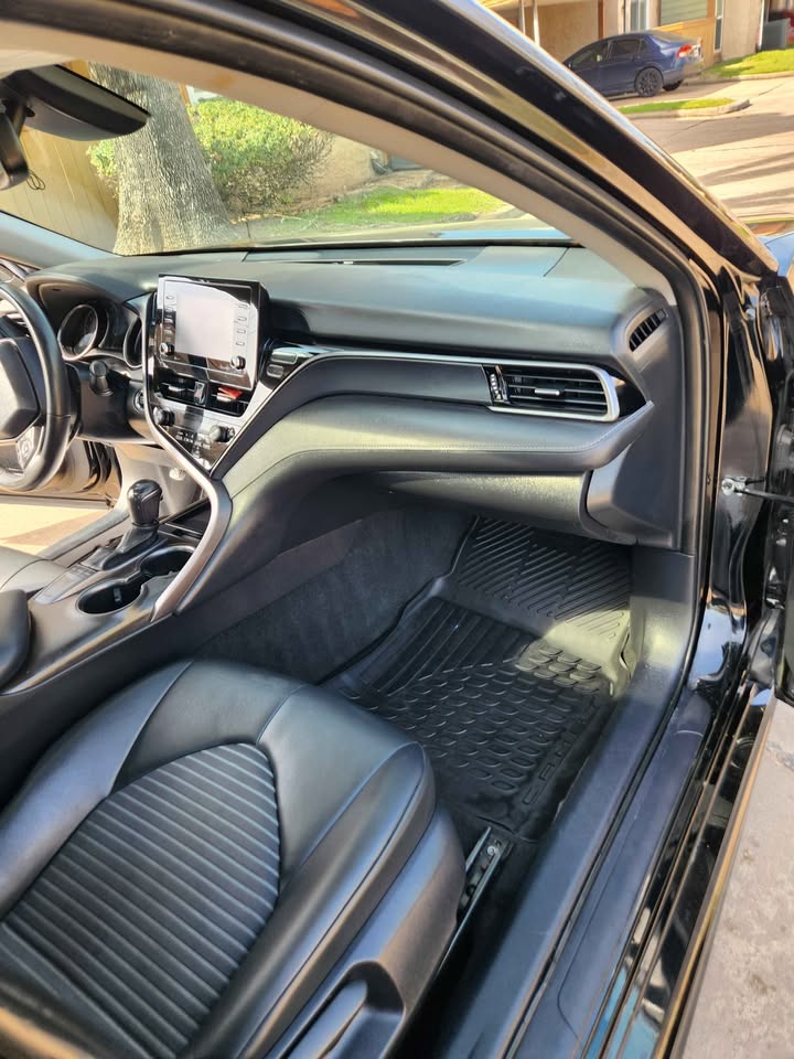 
								2023 Toyota Camry SE Nightshade Edition Sedan 4D full									