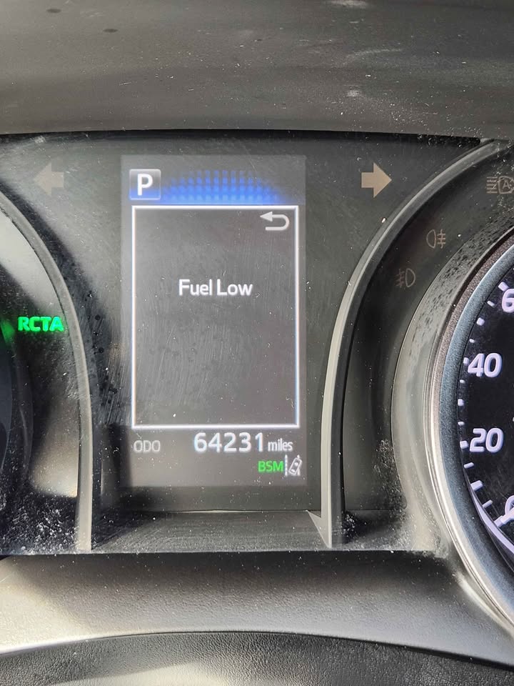 
								2023 Toyota Camry SE Nightshade Edition Sedan 4D full									