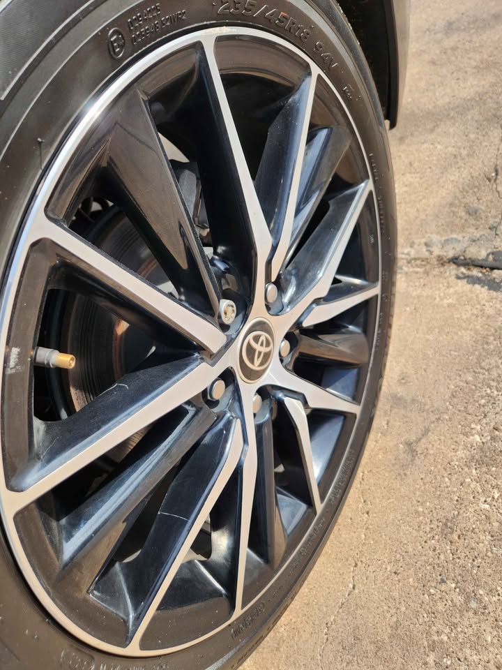 
								2023 Toyota Camry SE Nightshade Edition Sedan 4D full									