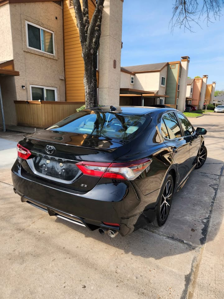 
								2023 Toyota Camry SE Nightshade Edition Sedan 4D full									